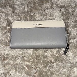 Kate Spade Gray and White Large Colorblock Wallet- NWT